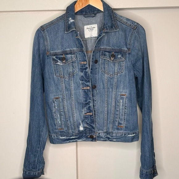 Abercrombie & Fitch Jackets & Blazers - Abercrombie & fitch denim jean jacket slight factory distressing & fading SZ S